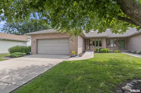 1616 Thornhill Dr, Springfield, IL 62711 photo 2