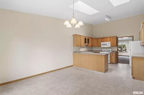 1616 Thornhill Dr, Springfield, IL 62711 photo 11