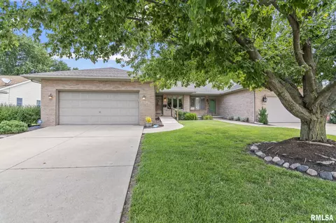 1616 Thornhill Dr, Springfield, IL 62711