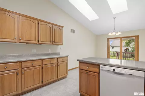 1616 Thornhill Dr, Springfield, IL 62711 photo 8