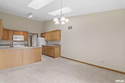 1616 Thornhill Dr, Springfield, IL 62711 photo 9