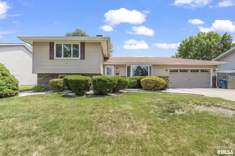 2420 Delaware Dr, Springfield, IL 62702