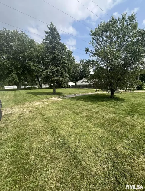 4130 S 2nd St, Springfield, IL 62703