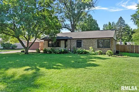 2142 Cherry Rd, Springfield, IL 62704 photo 2