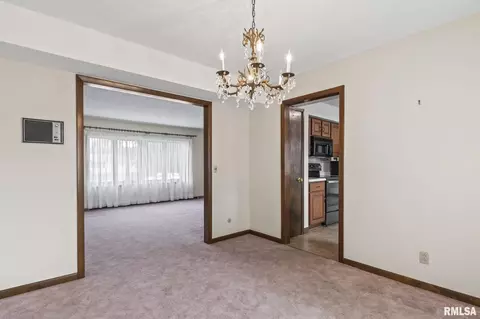 2300 Winnebago Dr, Springfield, IL 62702 photo 9