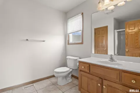 Bath - 3904 Lear Dr, Springfield, IL 62711 photo 1 of 2