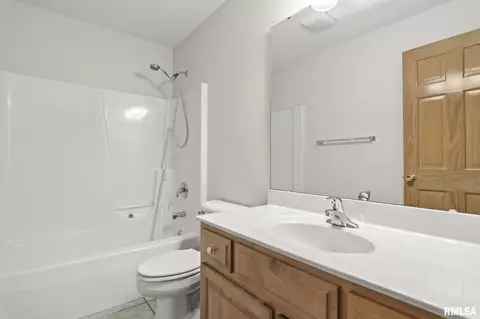 Bath - 3904 Lear Dr, Springfield, IL 62711 photo 2 of 2