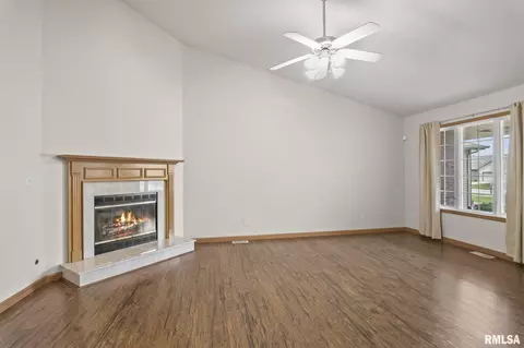 Living - 3904 Lear Dr, Springfield, IL 62711 photo 3 of 4
