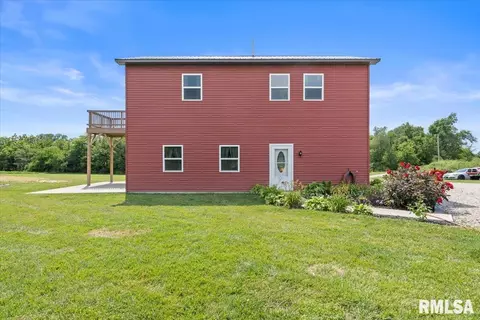 9379 Illini Ln, Palmyra, IL 62674