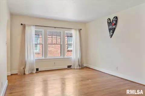 2524 S 6th St, Springfield, IL 62703 photo 9