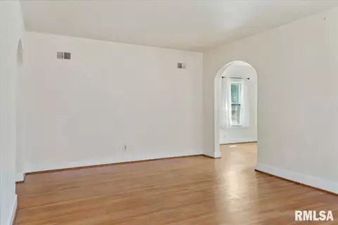 2524 S 6th St, Springfield, IL 62703 photo 6