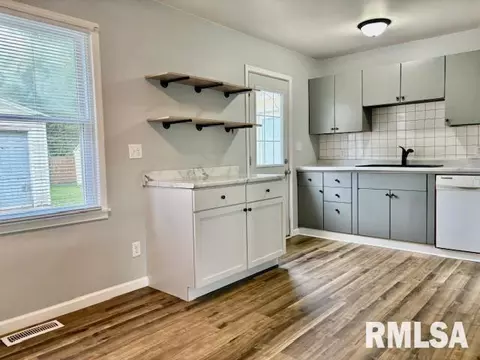1604 Fairfield Dr, Springfield, IL 62702 photo 6