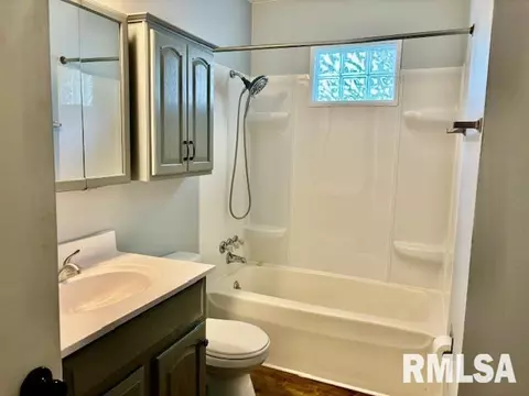 1604 Fairfield Dr, Springfield, IL 62702 photo 9