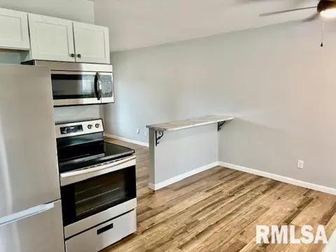 1604 Fairfield Dr, Springfield, IL 62702 photo 7