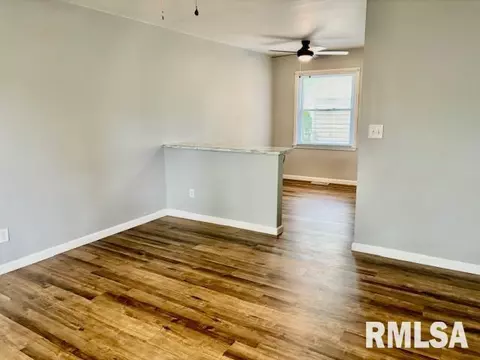 1604 Fairfield Dr, Springfield, IL 62702 photo 4