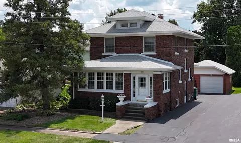 1250 E South St, Galesburg, IL 61401
