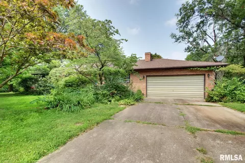 3732 S 46th St, Quincy, IL 62305