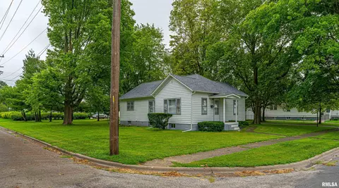 1202 Clinton St, Lincoln, IL 62656