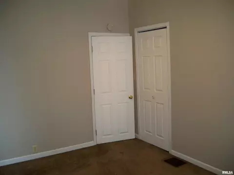 912 W Calhoun Ave, Springfield, IL 62702 photo 22