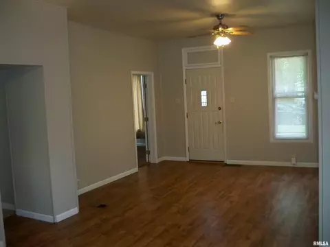 912 W Calhoun Ave, Springfield, IL 62702 photo 6