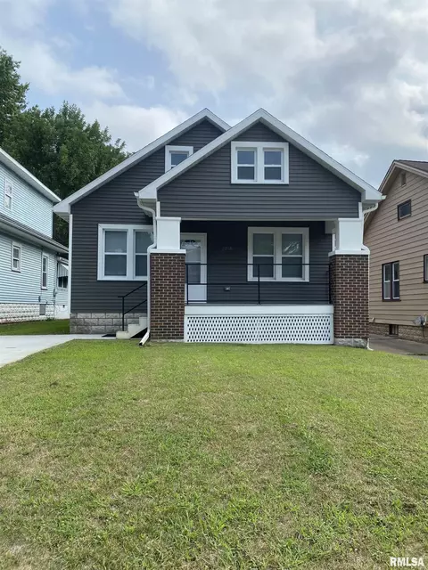 2208 College Ave, Quincy, IL 62301