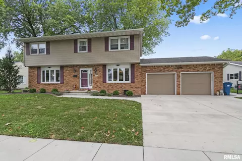 114 Golf Rd, Springfield, IL 62704
