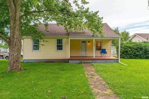 507 S Linden St, Delavan, IL 61734