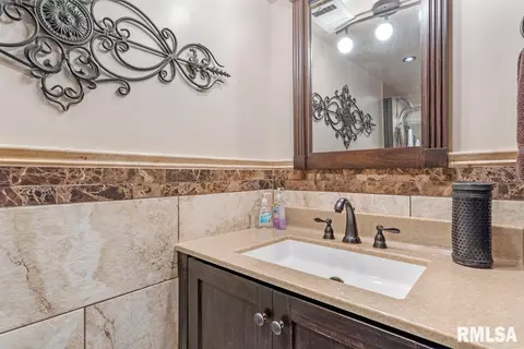4584 Spaulding Orchard Rd, Springfield, IL 62711 photo 38