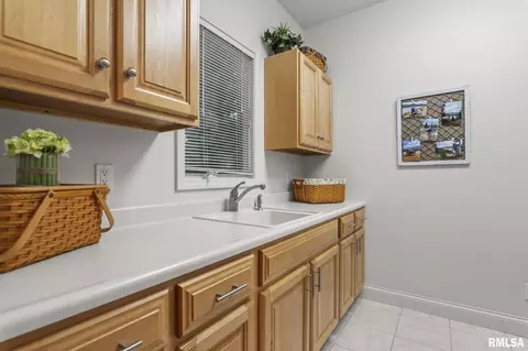 613 Silver Spring Dr, Springfield, IL 62702 photo 30