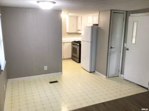 2809-2811 Hoover Ave, Springfield, IL 62703 photo 4
