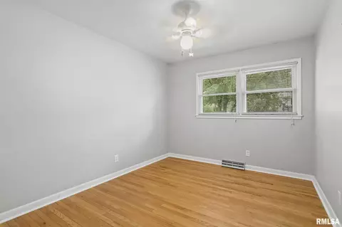 2100 Warwick, Springfield, IL 62704 photo 24