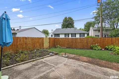 2100 Warwick, Springfield, IL 62704 photo 41