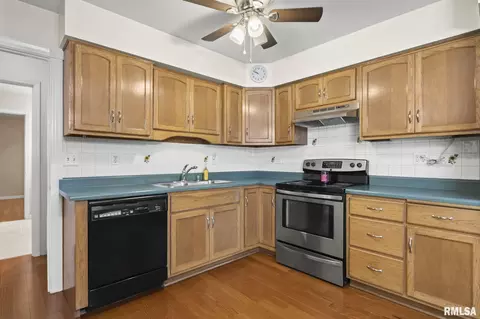 2100 Warwick, Springfield, IL 62704 photo 13