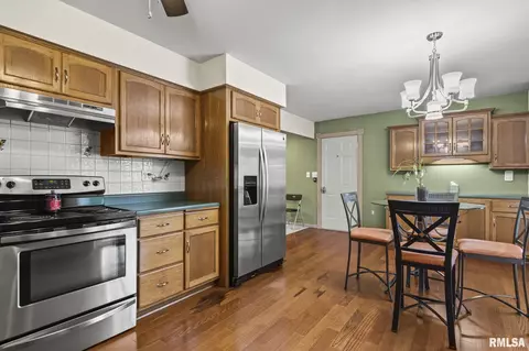 2100 Warwick, Springfield, IL 62704 photo 16