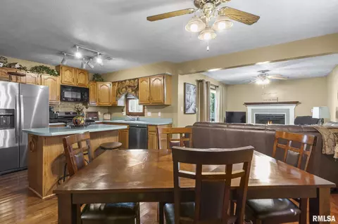2812 Wellington Dr, Springfield, IL 62703 photo 13