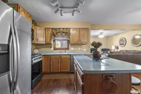 2812 Wellington Dr, Springfield, IL 62703 photo 9