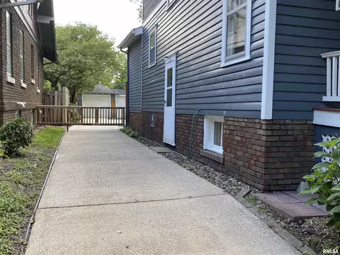 648 W Vine St, Springfield, IL 62704 photo 8