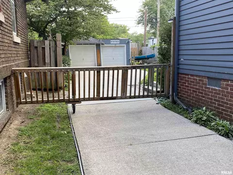 648 W Vine St, Springfield, IL 62704 photo 7