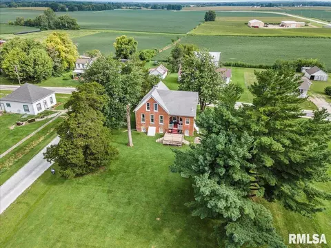 586 Moore St, Milton, IL 62352