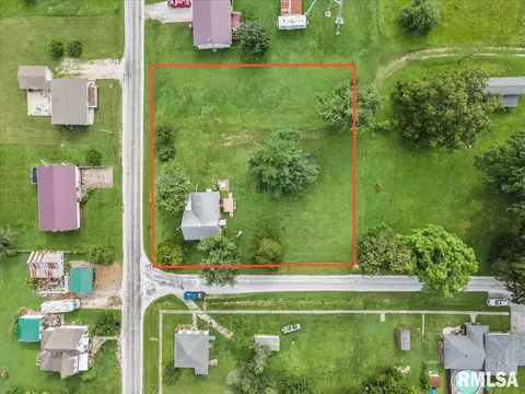 586 Moore St, Milton, IL 62352 photo 3