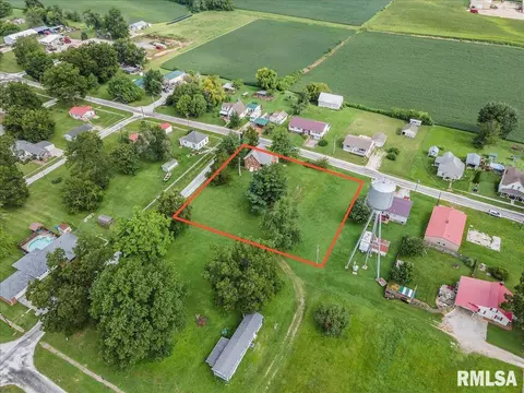 586 Moore St, Milton, IL 62352 photo 2