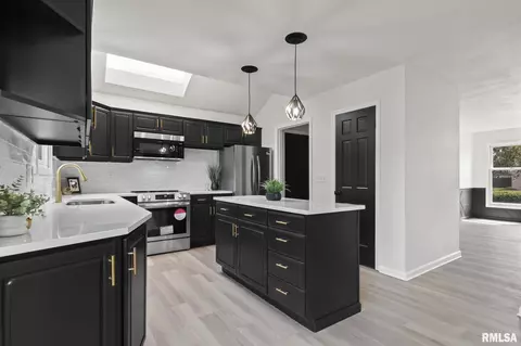 3301 Red Bud Ln, Springfield, IL 62712 photo 18