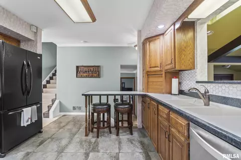 Kitchen - 7000 Gardenview, Springfield, IL 62712 photo 3 of 4