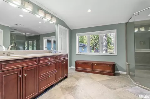 Bath - 7000 Gardenview, Springfield, IL 62712 photo 1 of 5