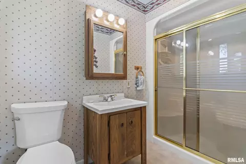 Bath - 7000 Gardenview, Springfield, IL 62712 photo 2 of 5