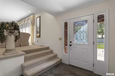 Entry Way - 7000 Gardenview, Springfield, IL 62712 photo 1 of 3