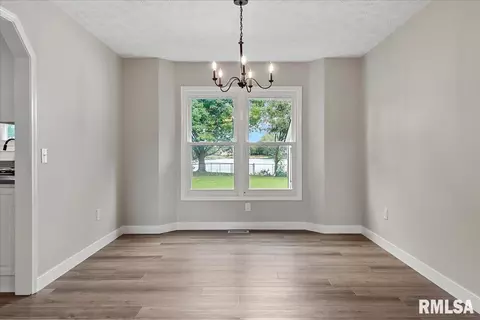3101 Cascade Dr, Springfield, IL 62704 photo 9