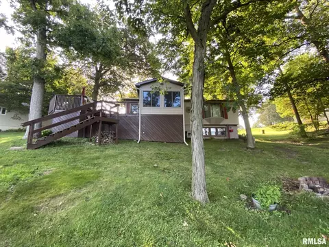 49 Lake Warren Dr, Monmouth, IL 61462