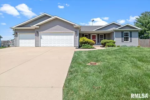 813 Stonehill Dr, Sherman, IL 62684