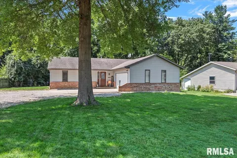 14093 Villa Maria Ln, Athens, IL 62613